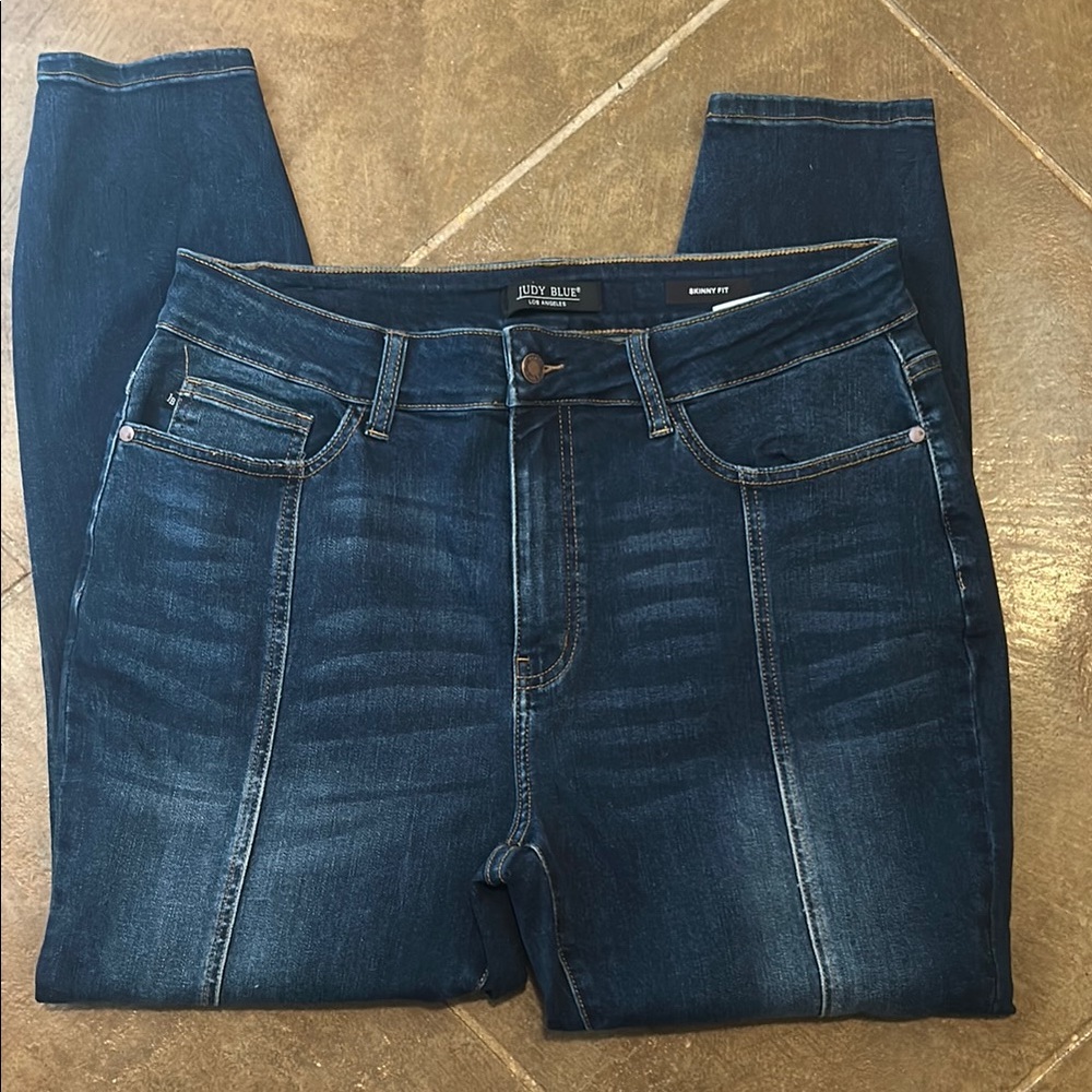 Judy Blue Blue Slim Fit and Contrasting Stitching